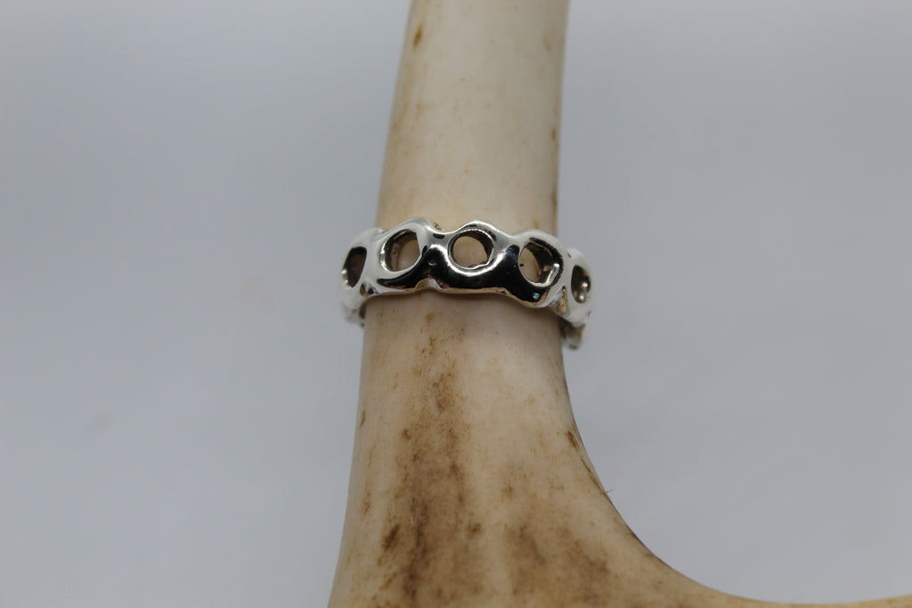 A Hole Ring